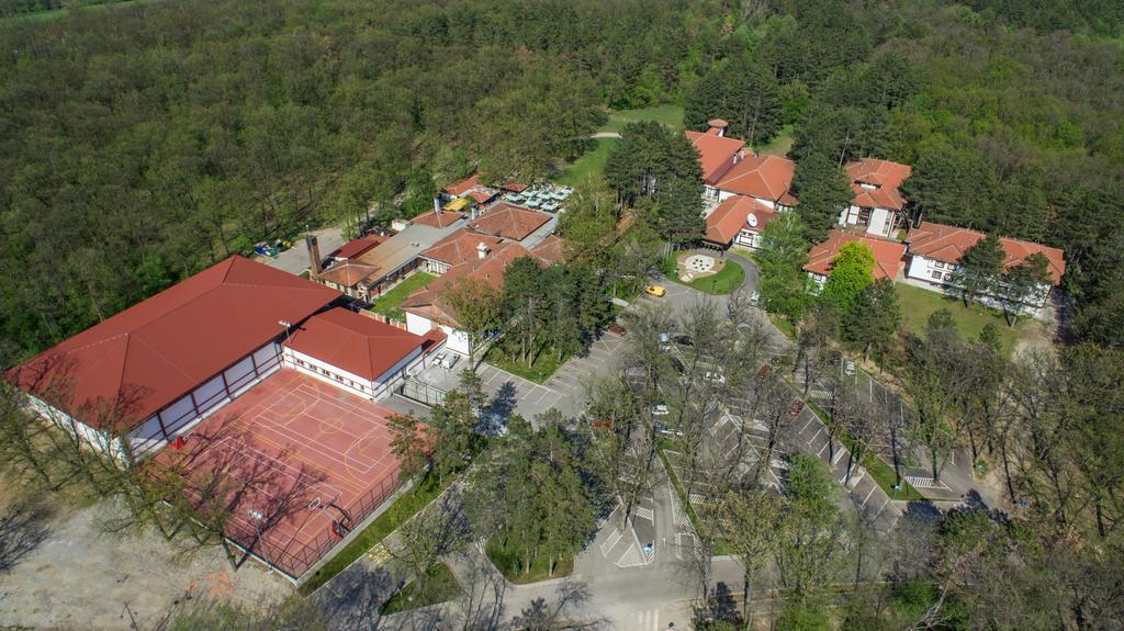 Sumarice Hotel Kragujevac Kültér fotó